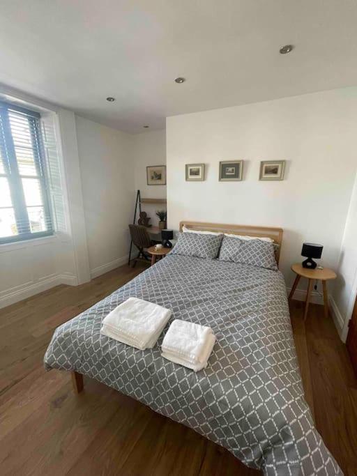 Abergavenny Center 2-Bed Flat Exterior foto