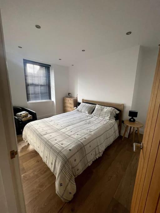 Abergavenny Center 2-Bed Flat Exterior foto