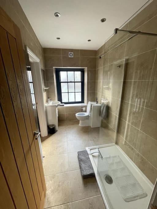 Abergavenny Center 2-Bed Flat Exterior foto