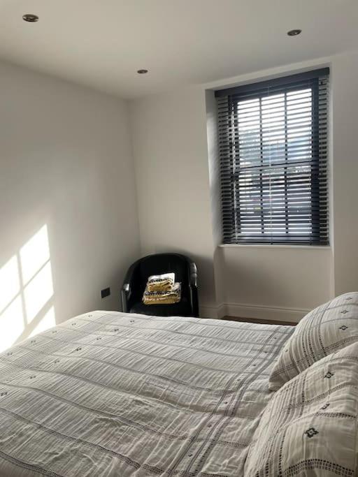 Abergavenny Center 2-Bed Flat Exterior foto